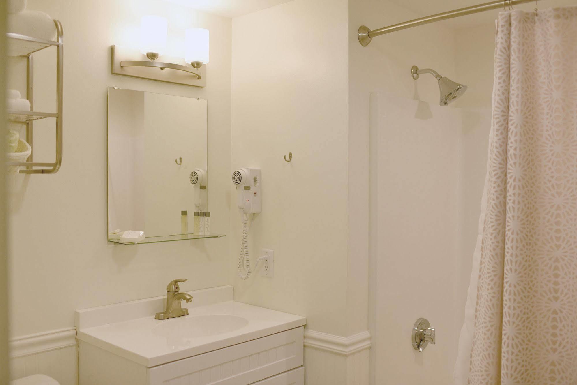 Sandwich Inn And Suites Ngoại thất bức ảnh