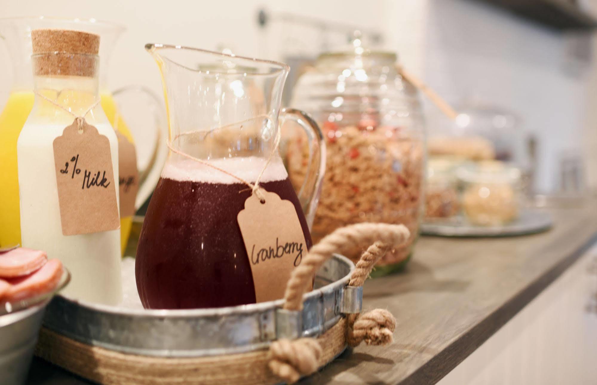 Sandwich Inn And Suites Ngoại thất bức ảnh