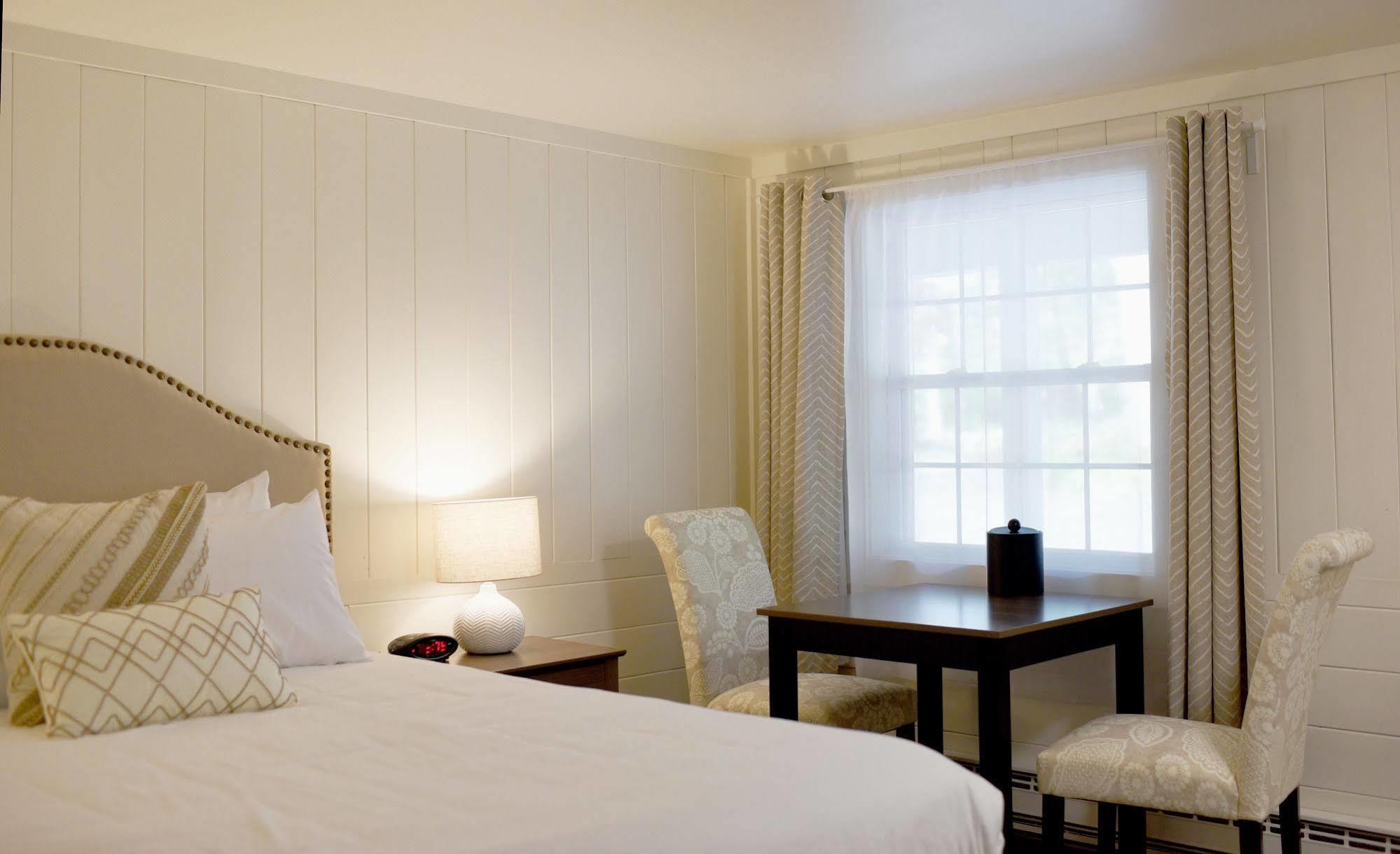 Sandwich Inn And Suites Ngoại thất bức ảnh