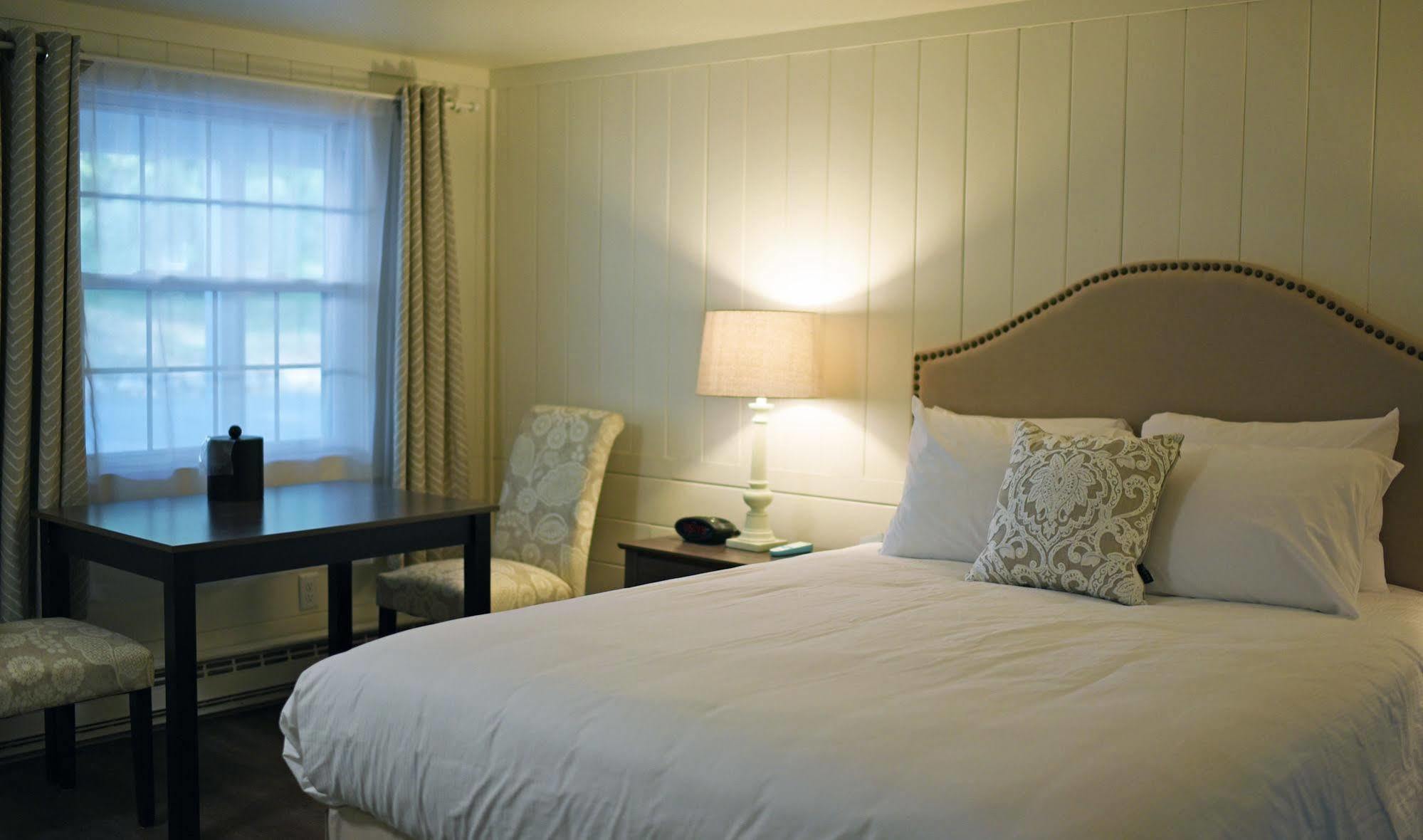 Sandwich Inn And Suites Ngoại thất bức ảnh